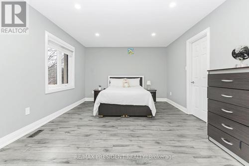 212 Wedgewood Drive, Cambridge, ON - Indoor Photo Showing Bedroom