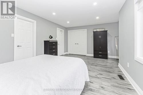212 Wedgewood Drive, Cambridge, ON - Indoor Photo Showing Bedroom
