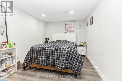 212 Wedgewood Drive, Cambridge, ON - Indoor Photo Showing Bedroom