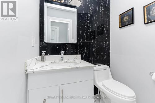 212 Wedgewood Drive, Cambridge, ON - Indoor Photo Showing Bathroom