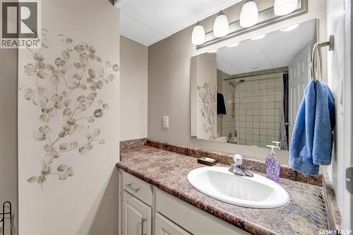 143 Biro Place, Saskatoon, SK - Indoor Photo Showing Bathroom