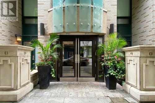 1112 - 35 HAYDEN STREET S  Toronto, ON M4Y 3C3