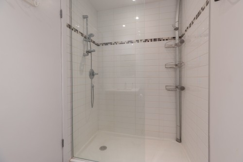 Bathroom - 602-4293 Rue Jean-Talon O., Montréal (Côte-Des-Neiges/Notre-Dame-De-Grâce), QC - Indoor Photo Showing Bathroom