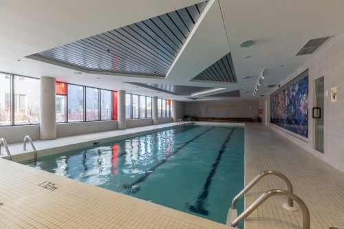 Pool - 602-4293 Rue Jean-Talon O., Montréal (Côte-Des-Neiges/Notre-Dame-De-Grâce), QC - Indoor Photo Showing Other Room With In Ground Pool