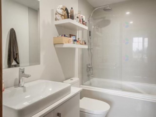 Bathroom - 402-5780 Rue Sherbrooke E., Montréal (Mercier/Hochelaga-Maisonneuve), QC - Indoor Photo Showing Bathroom