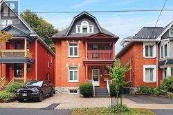 4 - 29 ARGYLE AVENUE Ottawa, ON K2P 1B3