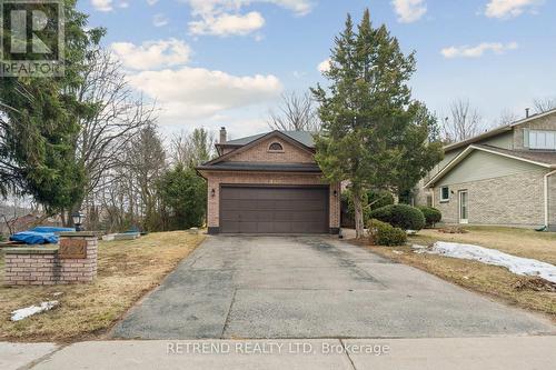 262 ATHABASCA STREET  Oshawa, ON L1H 8E4