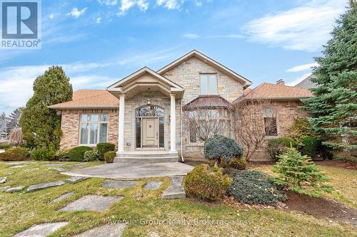 7 LONGVIEW CRESCENT  Vaughan, ON L4H 1A7