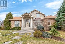 7 LONGVIEW CRESCENT Vaughan, ON L4H 1A7