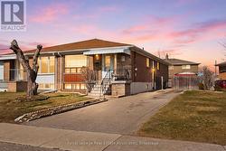 20 RUBYDALE GARDENS Toronto, ON M9L 1B9