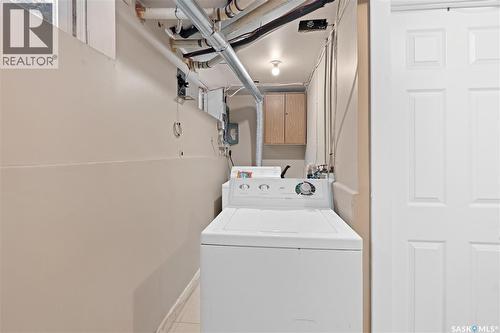 212 W Avenue S, Saskatoon, SK - Indoor Photo Showing Laundry Room