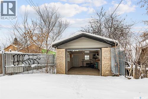 212 W Avenue S, Saskatoon, SK - Outdoor