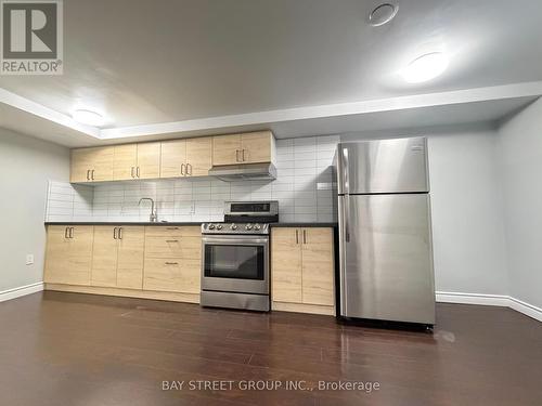 759 Eaglemount Crescent, Mississauga, ON - Indoor Photo Showing Kitchen