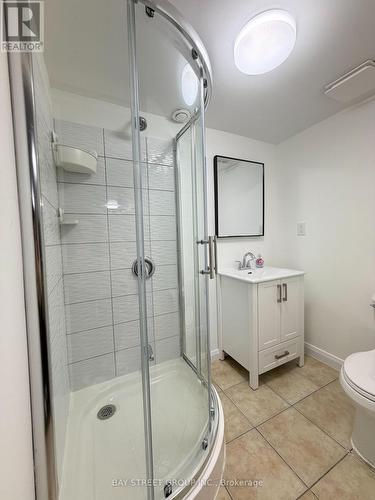 759 Eaglemount Crescent, Mississauga, ON - Indoor Photo Showing Bathroom