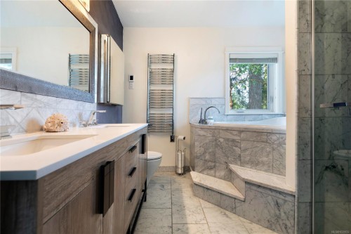 142 Park Dr, Salt Spring, BC 