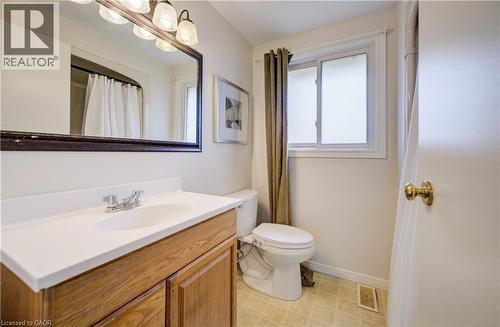 43 Ferguson Avenue, Cambridge, ON - Indoor Photo Showing Bathroom