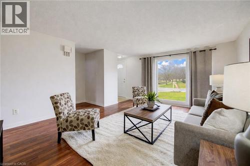 43 Ferguson Avenue, Cambridge, ON - Indoor Photo Showing Living Room
