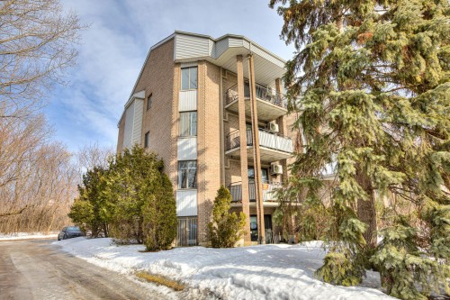 8-1955 Rue Jean-Picard  Laval (Chomedey), QC H7T 2K4