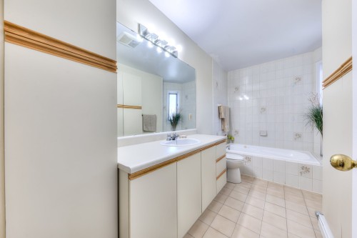 Salle de bains - 8-1955 Rue Jean-Picard, Laval (Chomedey), QC - Indoor Photo Showing Bathroom