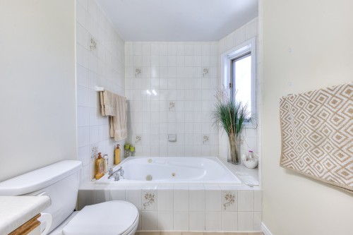 Salle de bains - 8-1955 Rue Jean-Picard, Laval (Chomedey), QC - Indoor Photo Showing Bathroom