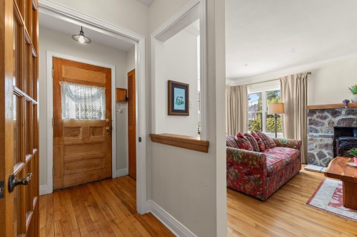Hall d'entrée/Vestibule - 428 Rue Brookside, Hudson, QC - Indoor With Fireplace