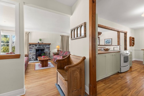 Hall d'entrée/Vestibule - 428 Rue Brookside, Hudson, QC - Indoor With Fireplace