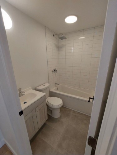 Bathroom - 101-2226 Boul. Henri-Bourassa E., Montréal (Ahuntsic-Cartierville), QC - Indoor Photo Showing Bathroom