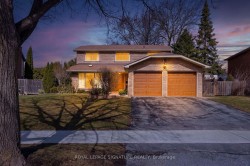 20 Inverary Crescent  Toronto, ON M1T 2W5