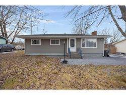 9 Dineen CRES Hampton, NB E5N 6A2