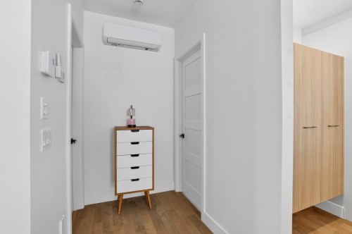 Corridor - 2361 Ch. Deschesne, Saint-Denis-De-Brompton, QC 