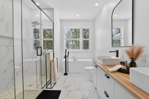 Salle de bains - 2361 Ch. Deschesne, Saint-Denis-De-Brompton, QC 