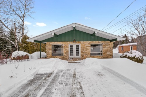 3835 Ch. de Ste-Lucie  Sainte-Agathe-Des-Monts, QC J8C 3Y4