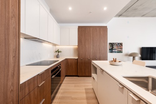 Cuisine - 404-2530 Ch. Du Canal, Chambly, QC - Indoor Photo Showing Kitchen With Upgraded Kitchen