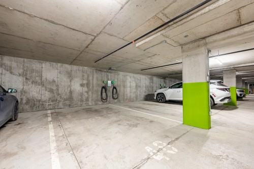 Stationnement - 404-2530 Ch. Du Canal, Chambly, QC - Indoor Photo Showing Garage