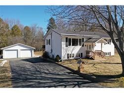 24 Pleasant ST Hampton, NB E5N 6A5