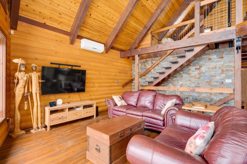 Salon - 1907 Rue Grilli, Wentworth-Nord, QC - Indoor Photo Showing Living Room