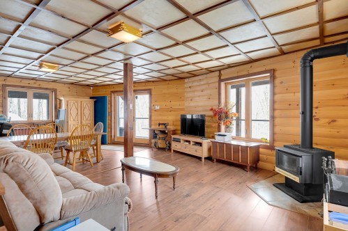 Salle familiale - 1907 Rue Grilli, Wentworth-Nord, QC - Indoor Photo Showing Living Room