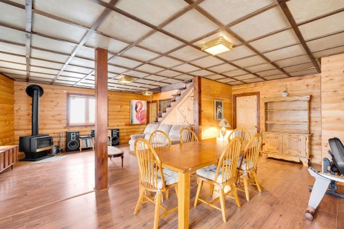 Salle familiale - 1907 Rue Grilli, Wentworth-Nord, QC - Indoor Photo Showing Dining Room