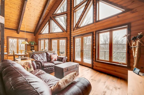 Salon - 1907 Rue Grilli, Wentworth-Nord, QC - Indoor Photo Showing Living Room