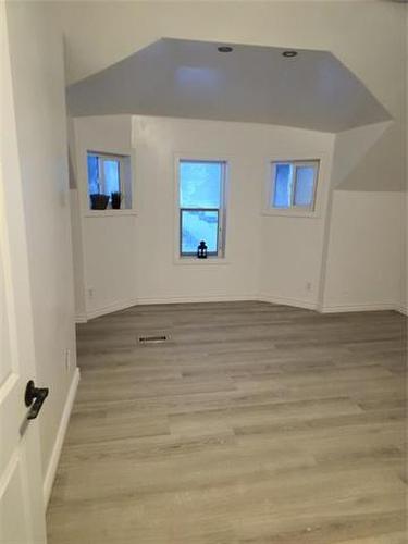 138 Inkster Blvd, Winnipeg, MB 