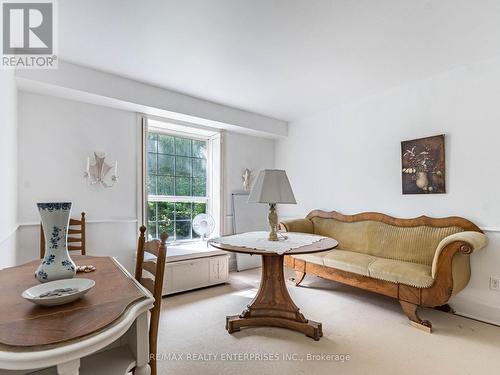 285 Pinetree Way, Mississauga, ON - Indoor