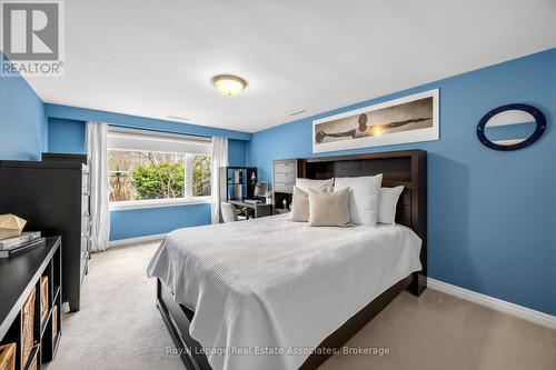 1561 Pinetree Crescent, Mississauga, ON - Indoor Photo Showing Bedroom