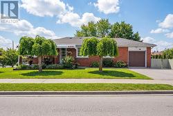 124 TAVISTOCK ROAD Toronto, ON M3M 2P4