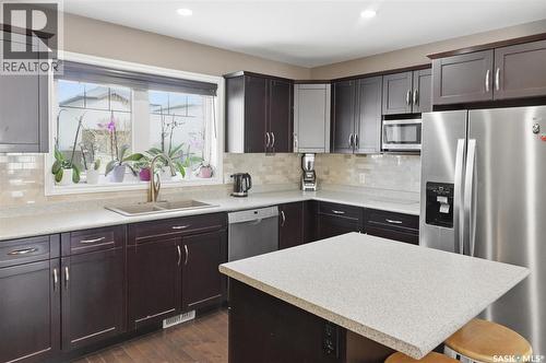 330 Lynd Lane, Saskatoon, SK - Indoor Photo Showing Kitchen With Stainless Steel Kitchen With Double Sink With Upgraded Kitchen