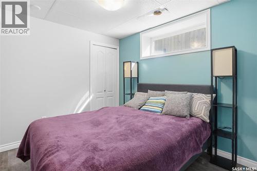 330 Lynd Lane, Saskatoon, SK - Indoor Photo Showing Bedroom