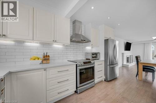 628 Ardleigh Crescent, Burlington, ON - Indoor Photo Showing Kitchen With Upgraded Kitchen