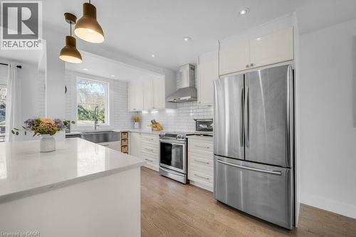 628 Ardleigh Crescent, Burlington, ON - Indoor Photo Showing Kitchen With Upgraded Kitchen