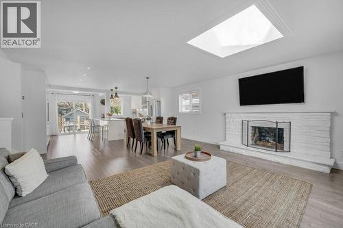628 Ardleigh Crescent, Burlington, ON - Indoor Photo Showing Living Room With Fireplace