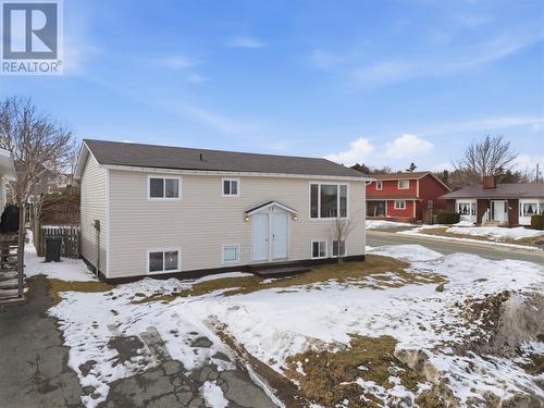 17 Harvard Drive  Mount Pearl, NL A1N 2Y8