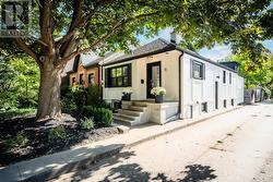 11 AUSTIN AVENUE Toronto, ON M4M 1V7